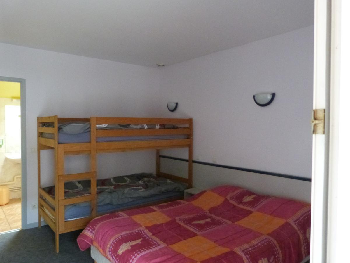 Leader Hotel Foucherans  المظهر الخارجي الصورة