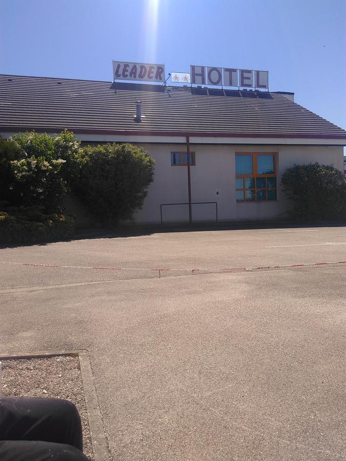 Leader Hotel Foucherans  المظهر الخارجي الصورة